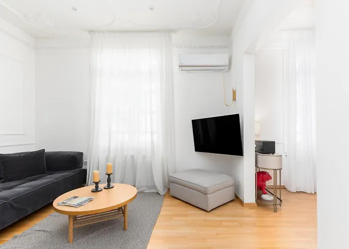Zoe By Halu! Lovely Penthouse In The Center Apartment